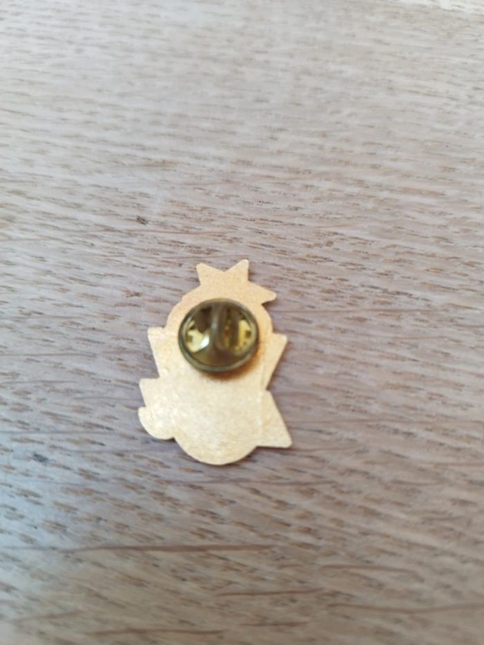 Pin's Milo lakers NBA - photo numéro 2