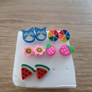 Lot boucles d'oreilles enfant