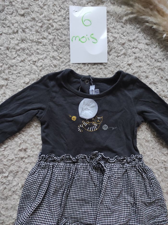 Lot robe 6 mois + converse - photo numéro 2