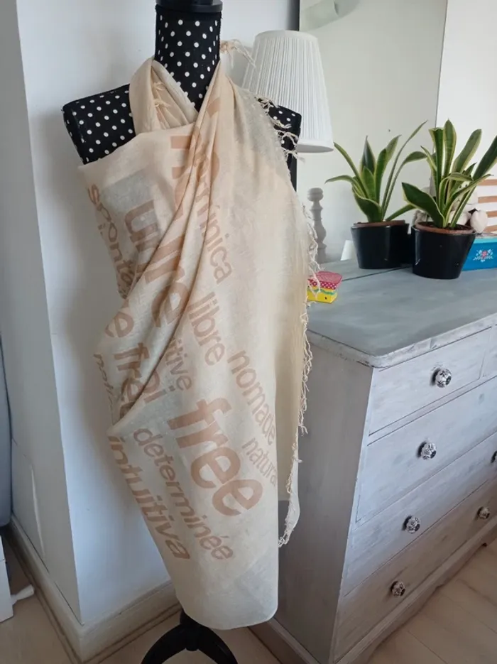 Paréo/ Foulard Une