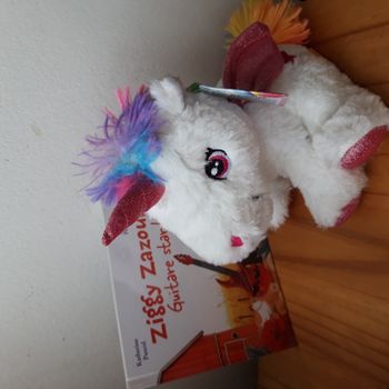Peluche FIZZY "Lisa la licorne" + livre enfant offert
