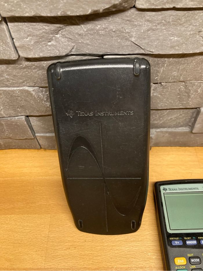 Calculatrice TI 83 plus - photo numéro 2