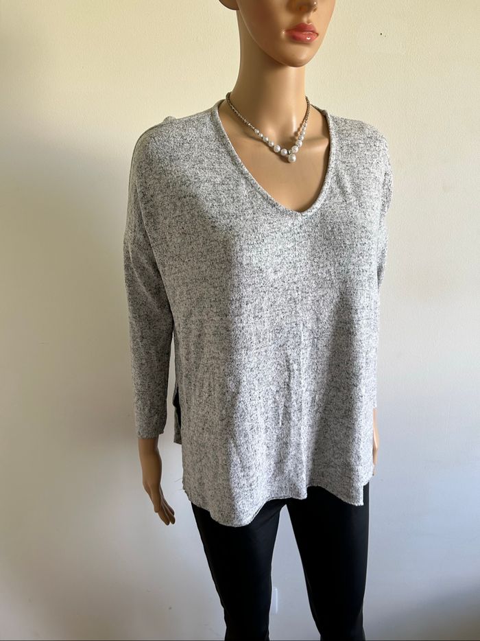 Pull court gris à manches longues Only taille XS TBE - photo numéro 2