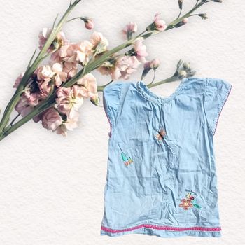 🦋 Robe d'été "Papillons et Fleurs" Bleu Ciel Fraîcheur Garantie  🌸