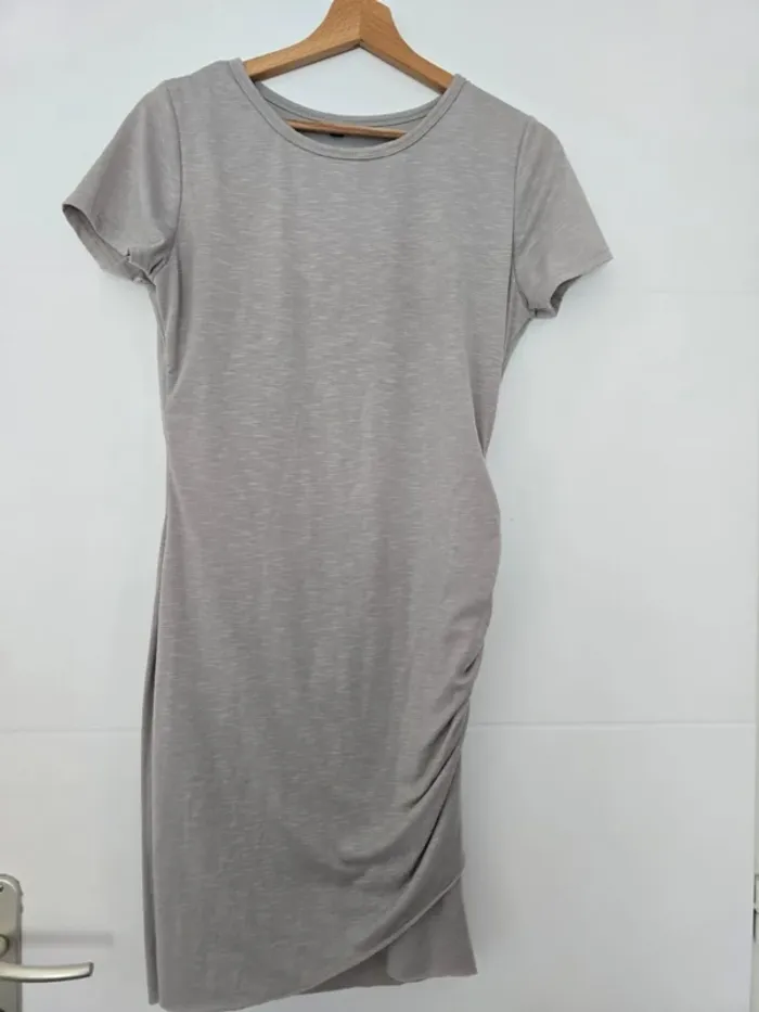 Robe grise doublée