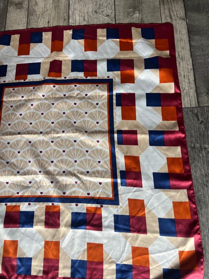 Magnifique foulard - photo numéro 3