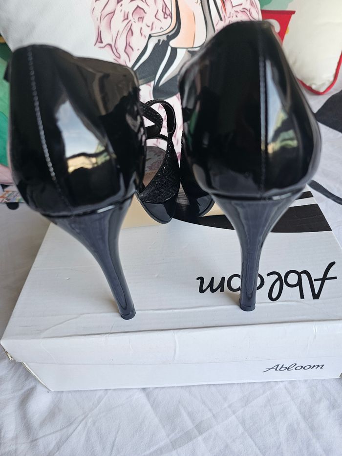 Chaussures a talons - photo numéro 3
