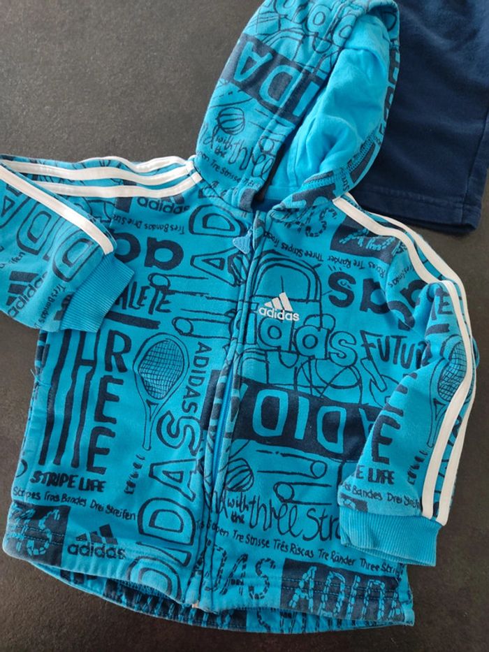 Ensemble jogging Adidas taille 12/18 mois - photo numéro 3