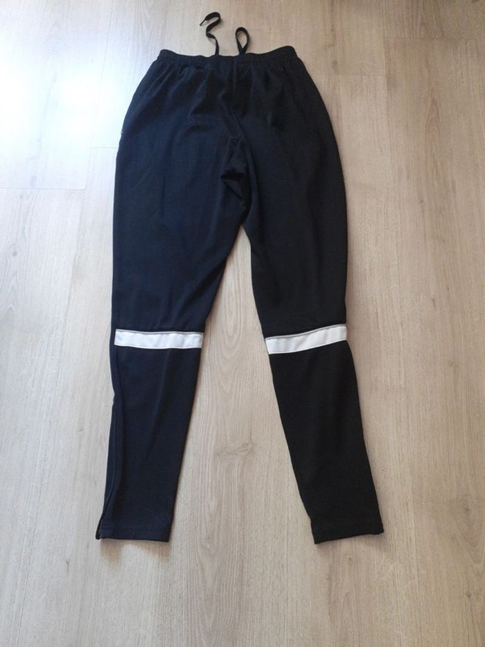 Jogging Nike noir - photo numéro 3