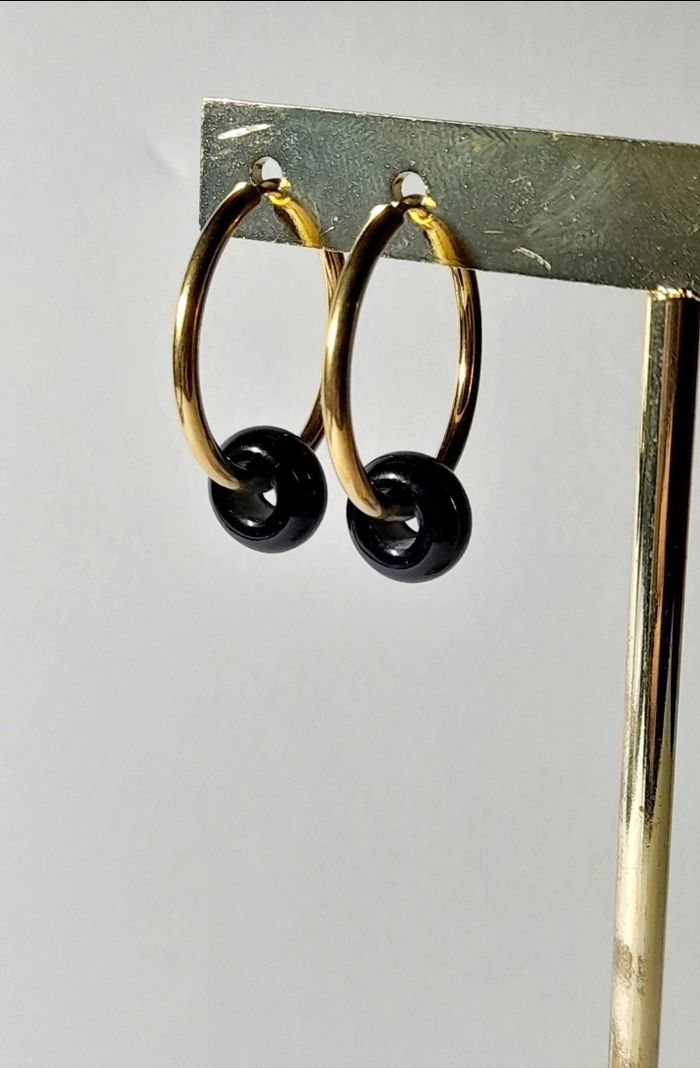 Créoles acier et perle en pierre