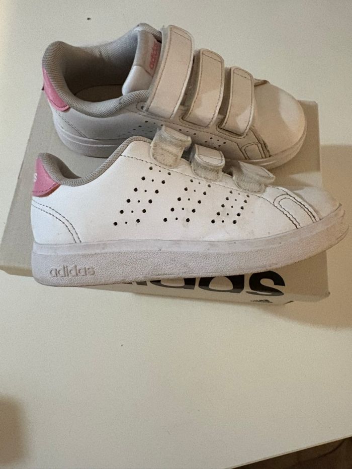 Baskets Adidas fille blanches et roses – taille 28, bon état ! - photo numéro 2