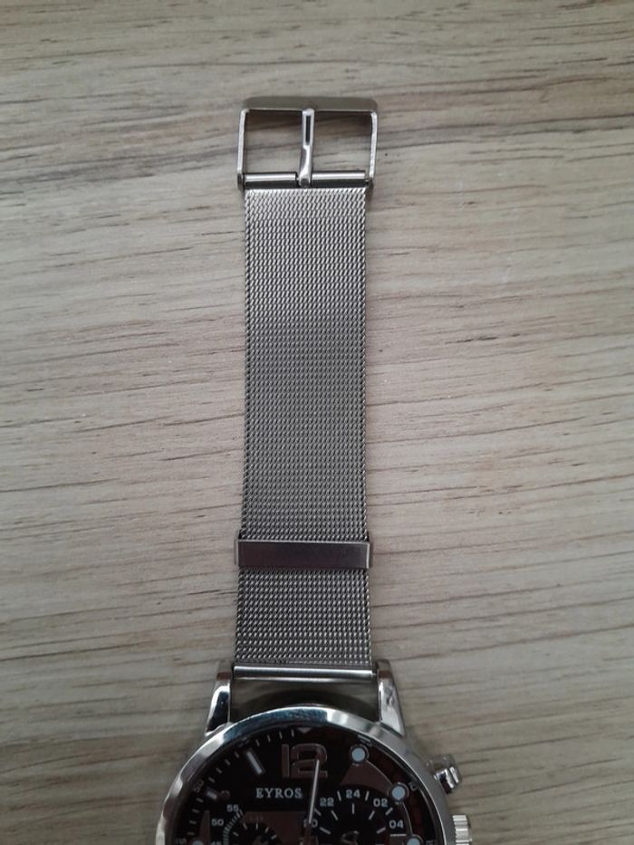 Montre homme toute argentée, bracelet métallique, a quartz - photo numéro 3