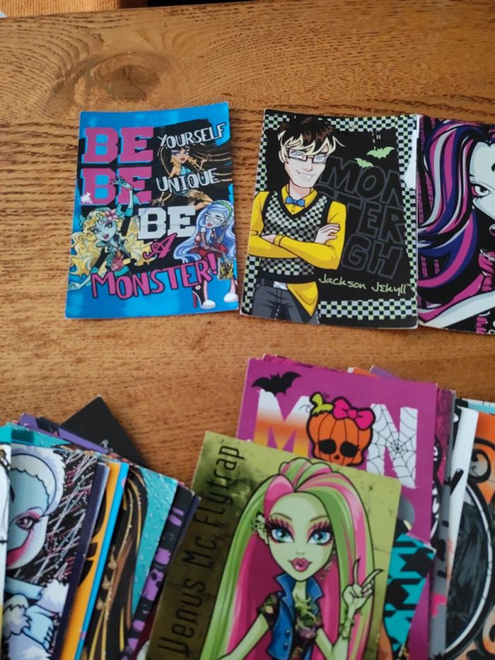 80 Cartes panini Monster high - photo numéro 3