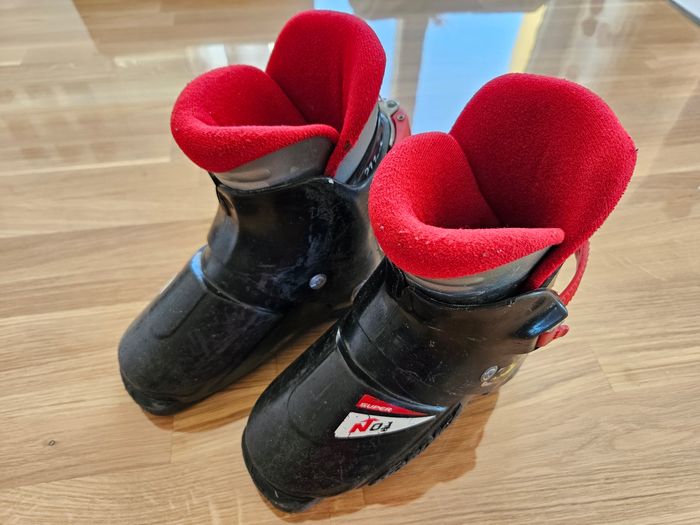 Chaussures de ski enfant pointure 27