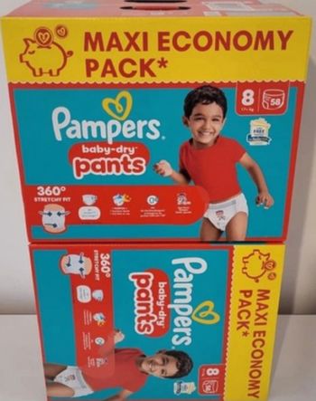 Deux cartons de couches Pampers taille 8 normal