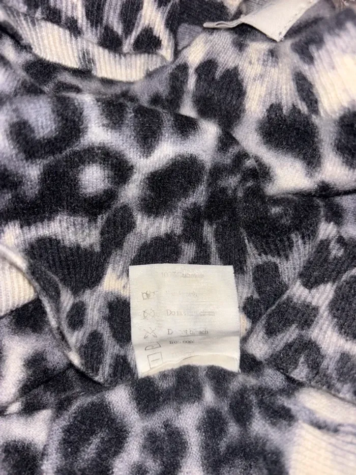 Pull en cachemire léopard - photo numéro 2
