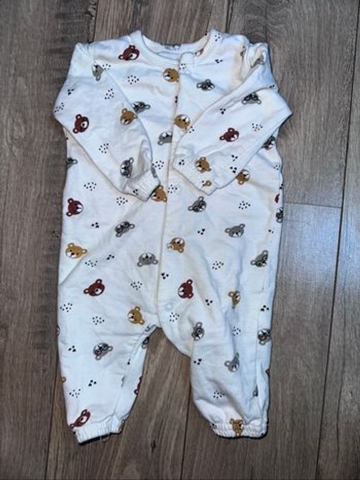 Lot pyjamas taille 1 mois - photo numéro 3