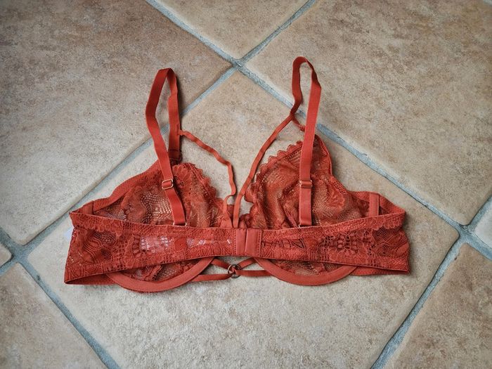 Soutien gorge - photo numéro 2