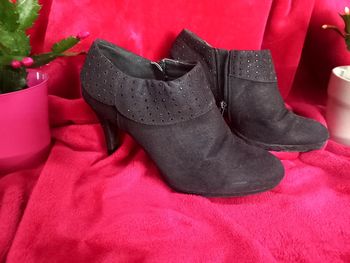 Bottine à talon basse noire