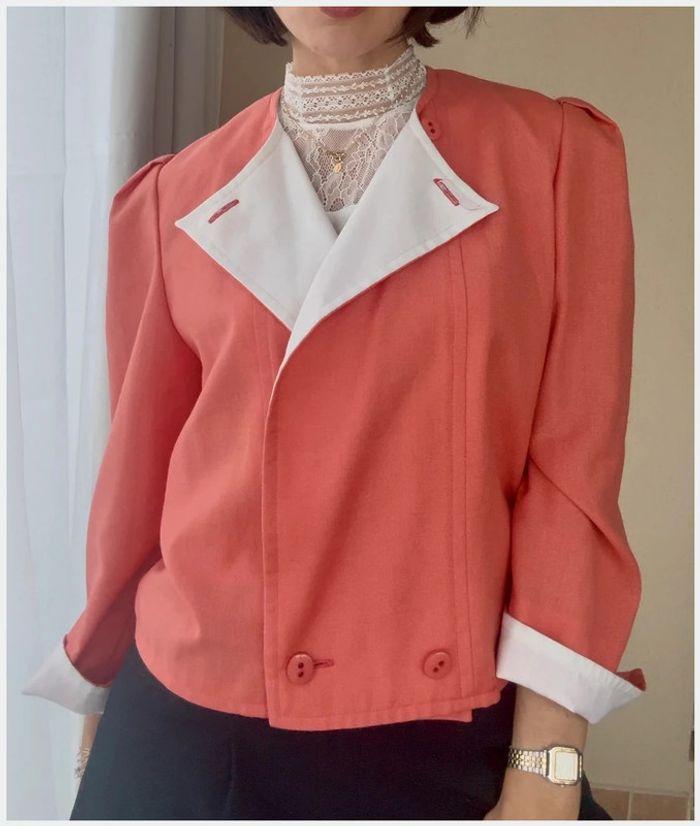 Veste courte vintage corail et blanche très bon état - photo numéro 4