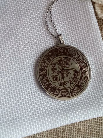 Collier pendentif amulette Maya