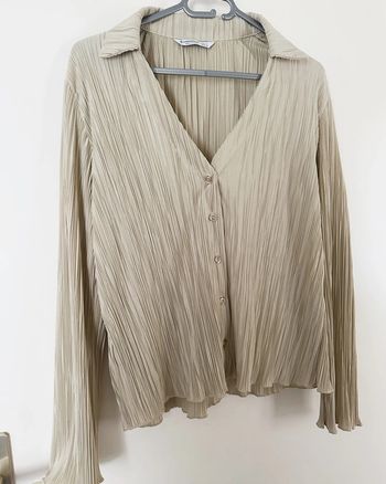 Chemise plissée beige - Stradivarius