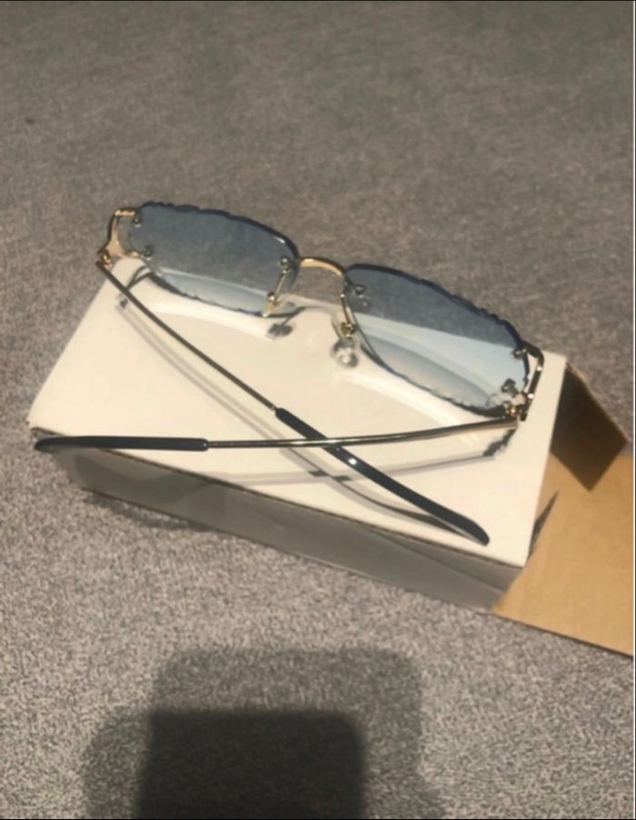 Lunettes de style Cartier - photo numéro 2