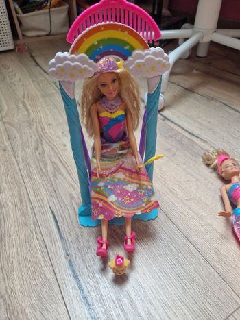 Barbie Arc en Ciel et son Fauteuil