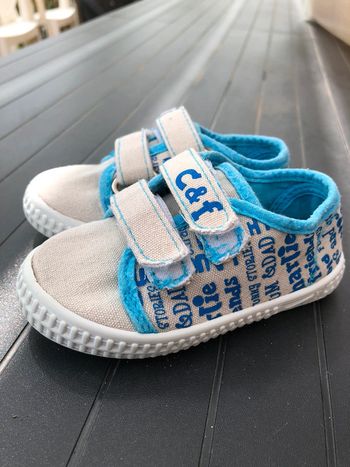 Baskets taille 22