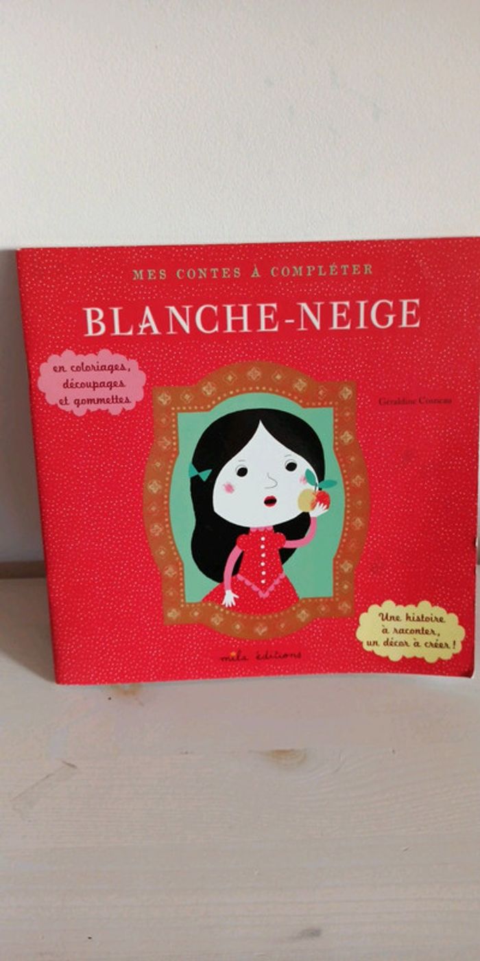 Livre Blanche Neige à colorier, découper et coller