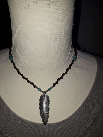 Collier ajustable fait mains