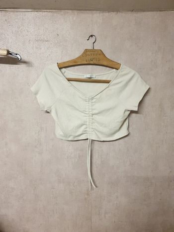 Tee shirt top court