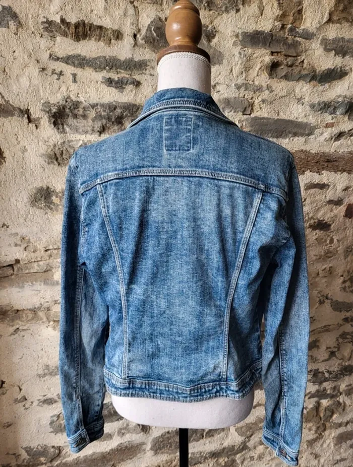 Veste en jean bleue claire Bershka Taille L ou 40 - photo numéro 5