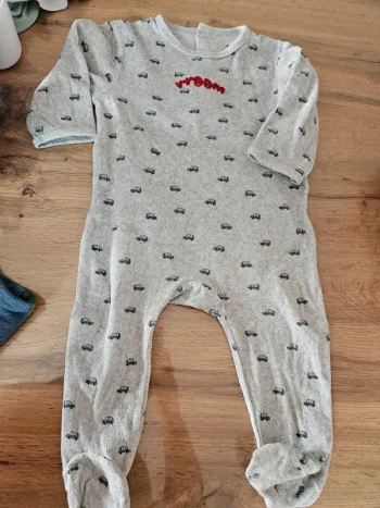 Pyjama 1 pièce kiabi 12 mois vroum bébé garçon