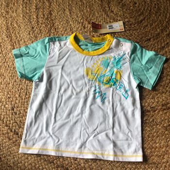 Teeshirt neuf 12 mois