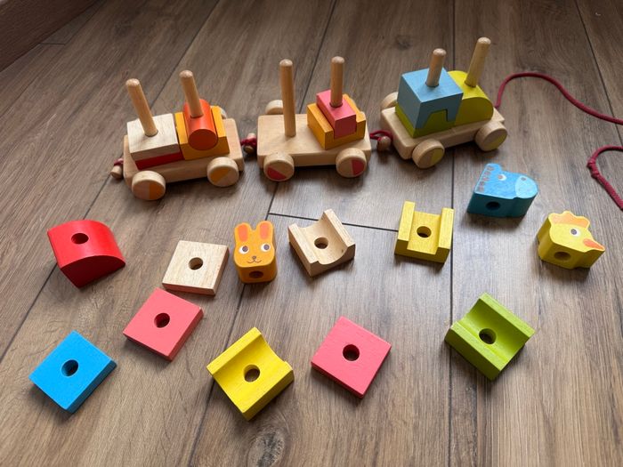 Train en bois encastrable djeco