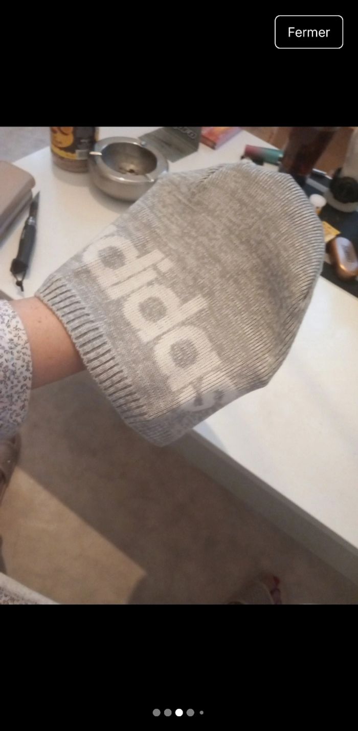 Bonnet Adidas Gris Neuf (Sans Étiquettes) - Style Sportif Décontracté - photo numéro 3