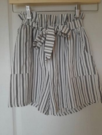 Short fille