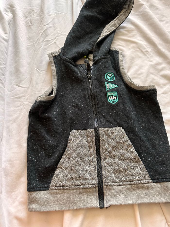 Gilet sans manche taille 5 ans