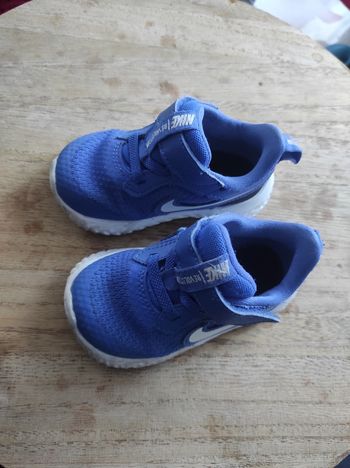 Baskets NIKE Revolution bleu roi Taille 21