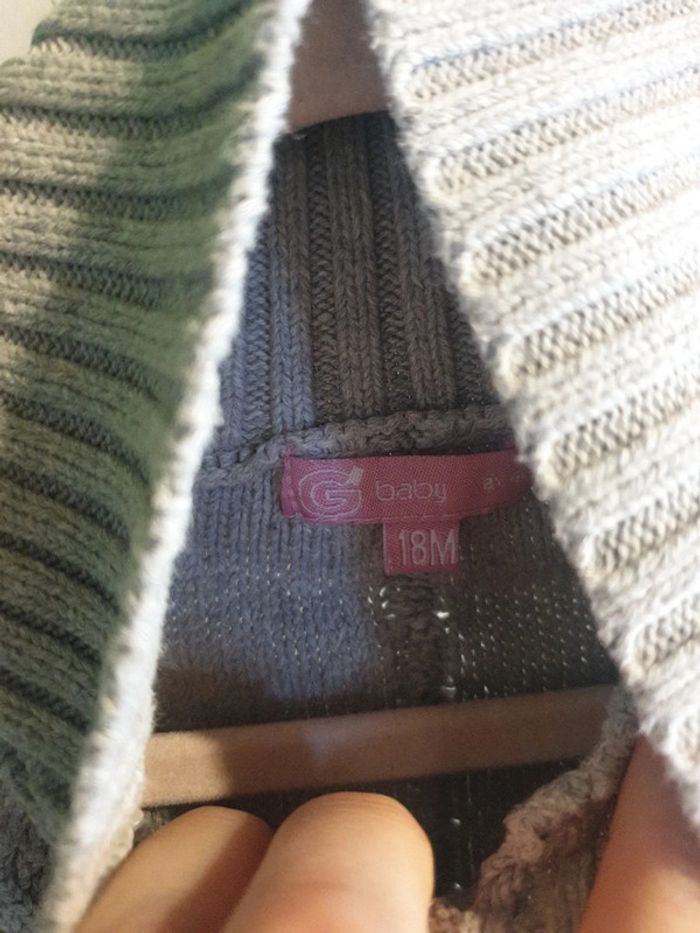 Gilet fille boutons brodés - photo numéro 3