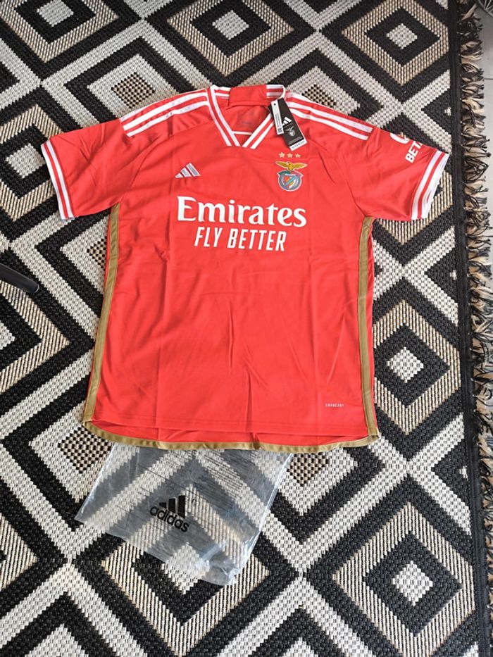 T shirt foot taille L Adidas domicile benfica neuf