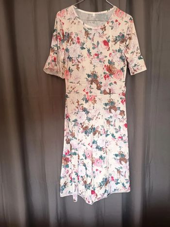Robe mi longue.