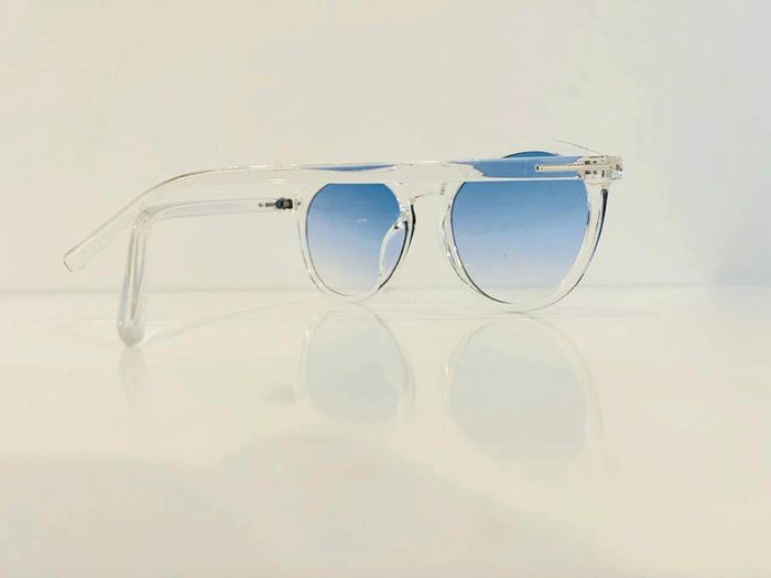 Lunette de soleil mixte transparente verres bleus dégradés UV protection catégorie 2 - photo numéro 7