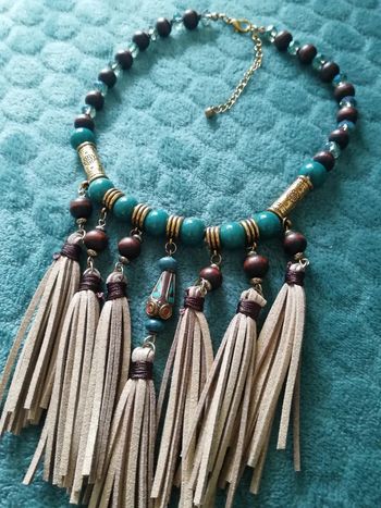 Collier fait main neuf