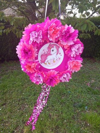 Pinata Licorne fleurie avec accesoires fait main
