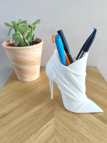 Pot a crayons forme chaussures femme élégant impression 3d 