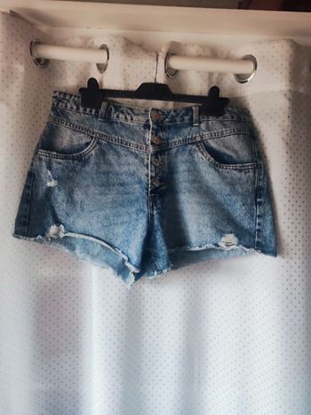 Short jean Kiabi taille 44, TBE!
