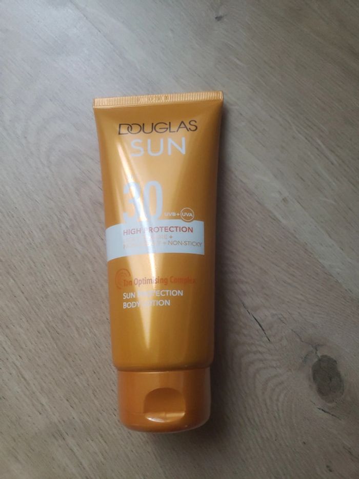 Produit solaire Douglas Sun - photo numéro 5