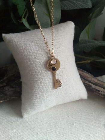 Collier clé lotus yin yang avec pierres naturelles
